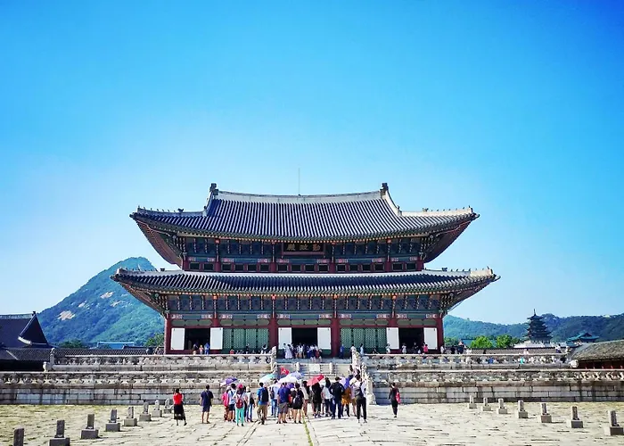 Villa 한옥#독채 #10인 #경복궁역 도보 4분 #올리모델링 #가족키즈#명동 동대문 광화문 바로 옆 #호텔식 #무료 와이파이 #짐보관#세탁건조기 #교통최고 *